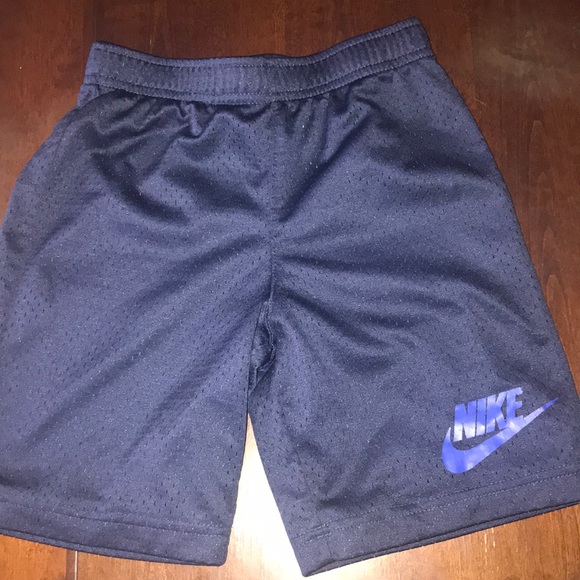 Nike shorts - Picture 2 of 3